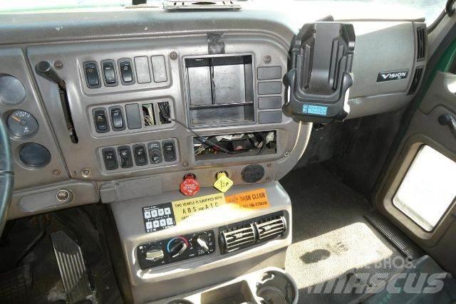 Mack CXN612 Chassis Cab trucks