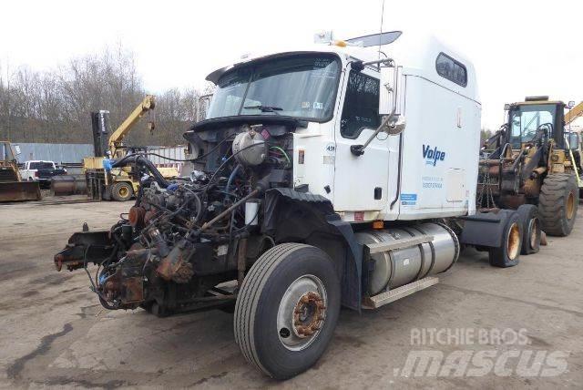 Mack CXN613 Prime Movers