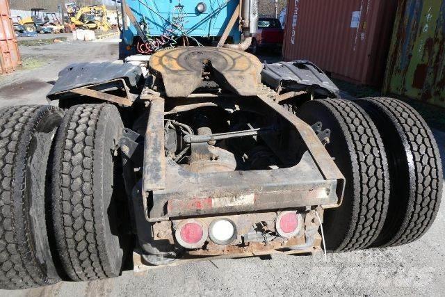 Mack CXN613 Chassis Cab trucks