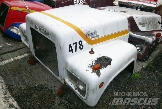 Mack R690T Other components