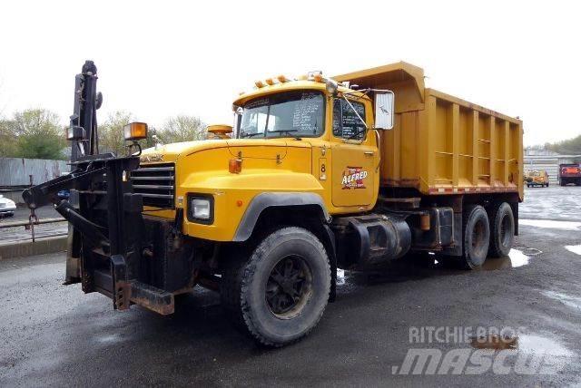 Mack RD690S Tipper trucks