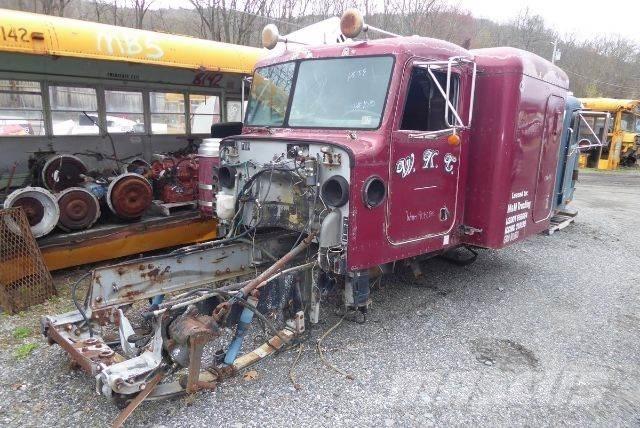 Peterbilt 379 Cabins and interior