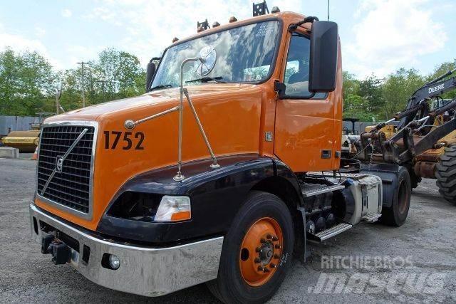 Volvo VNM42T Chassis Cab trucks