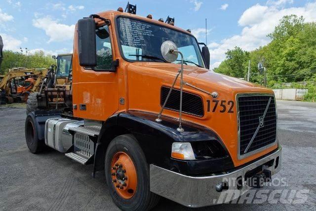 Volvo VNM42T Chassis Cab trucks