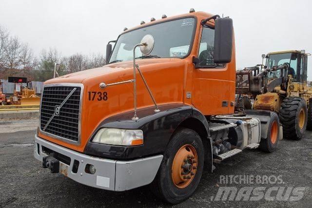 Volvo VNM42T Chassis Cab trucks