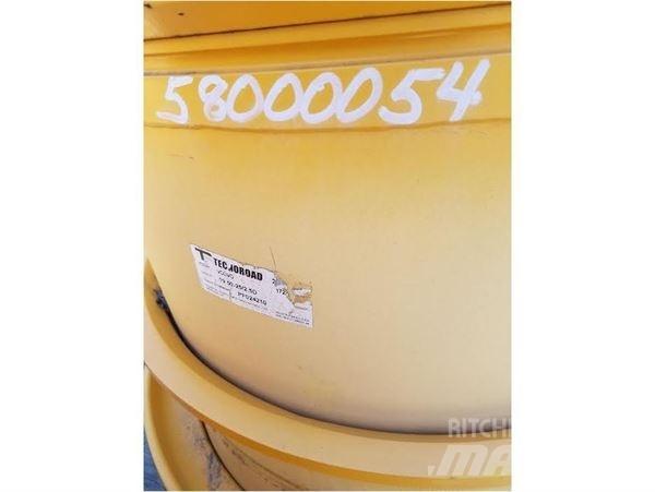Volvo A25F Tyres, wheels and rims