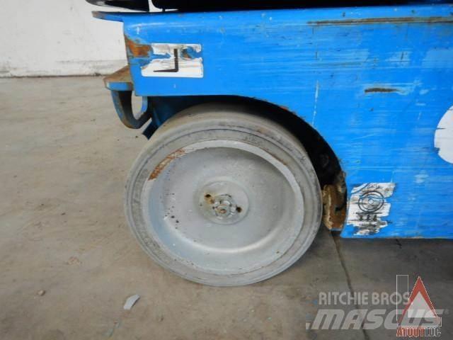 Genie GR-15 Articulated boom lifts