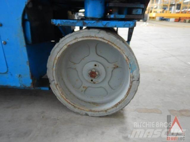 Genie GS-2032 Articulated boom lifts