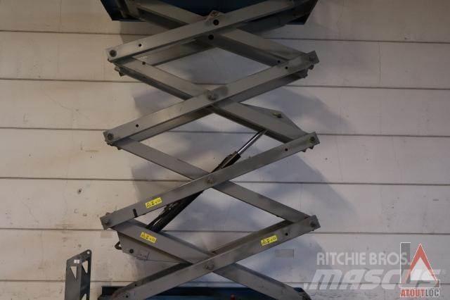 Genie GS-2646 Articulated boom lifts