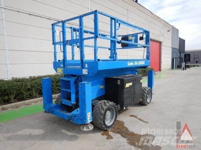 Genie GS-3369DC Articulated boom lifts
