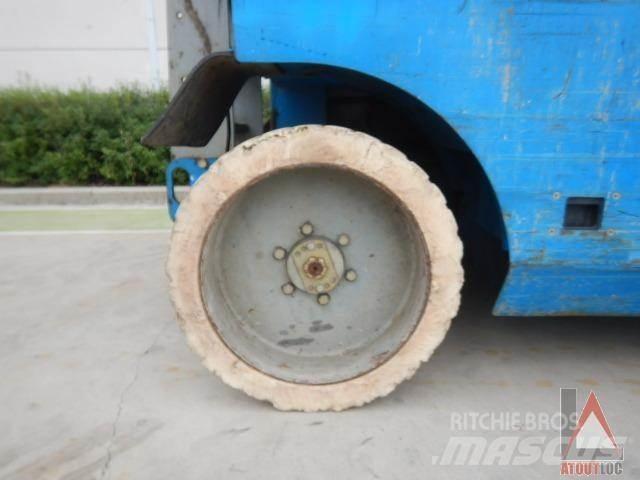 Genie GS3268DC Articulated boom lifts