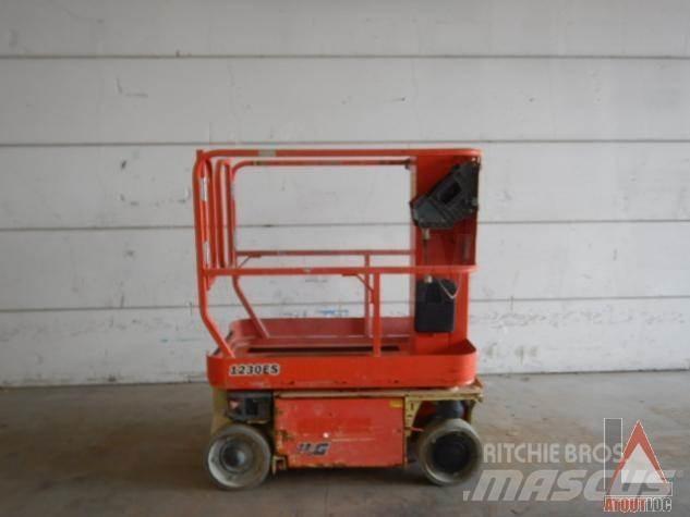JLG 1230ES Articulated boom lifts