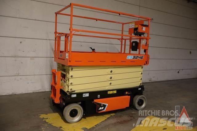 JLG 3246ES Articulated boom lifts