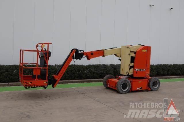 JLG E300AJP Articulated boom lifts