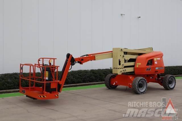 JLG EC 520AJ Articulated boom lifts
