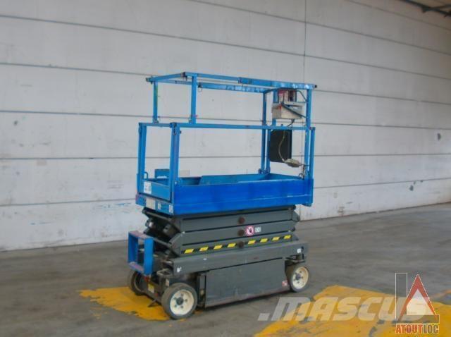 SkyJack SJ3219 Articulated boom lifts