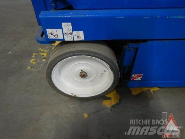 SkyJack SJ4632 Articulated boom lifts