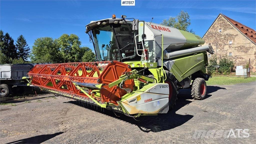 CLAAS Tucano 440 Combine harvesters