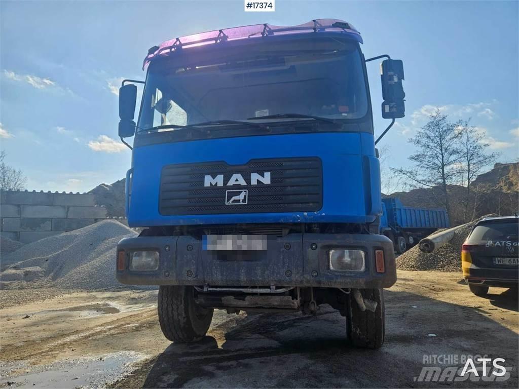 MAN 28.364 6x6 Tipper trucks
