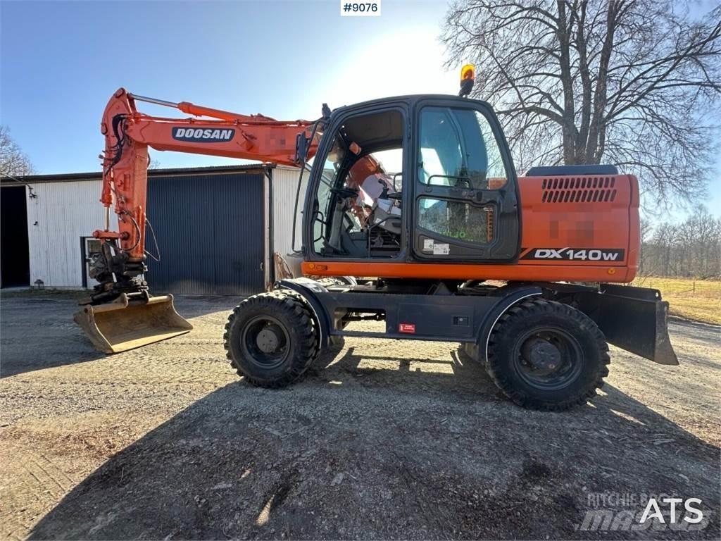 Doosan DX140W Wheeled excavators