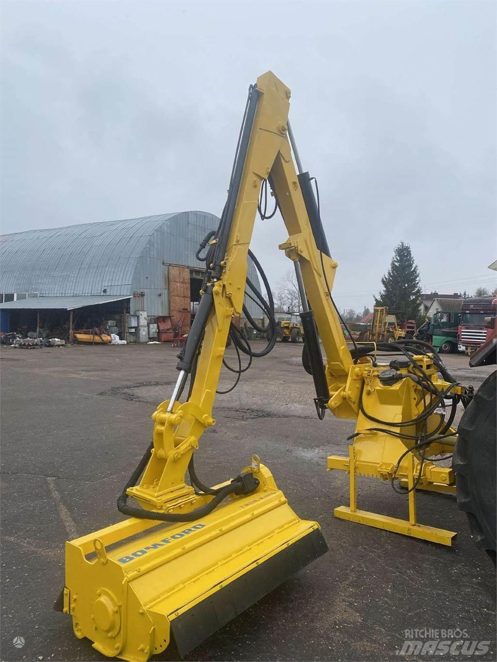 Bomford 800 Mower-conditioners