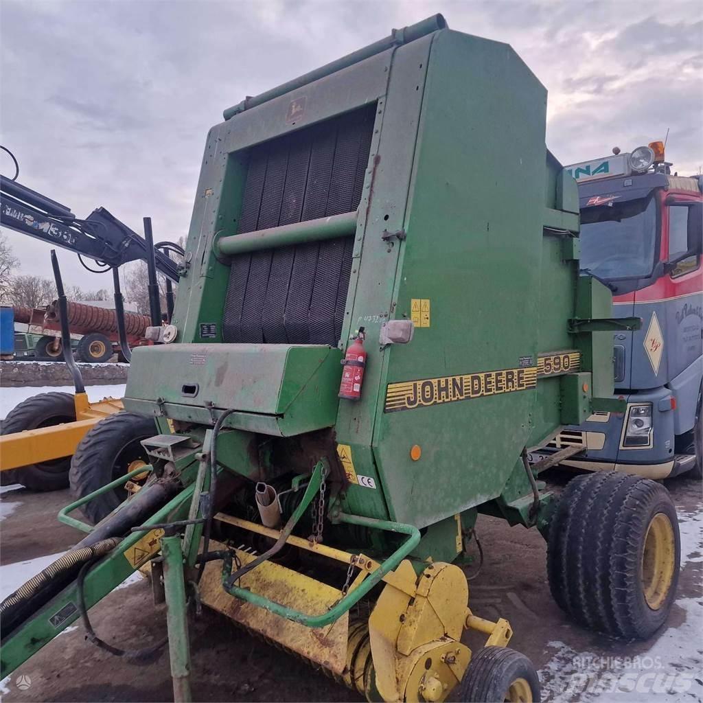 John Deere 590 Round balers