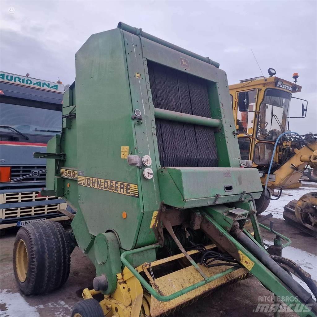 John Deere 590 Round balers