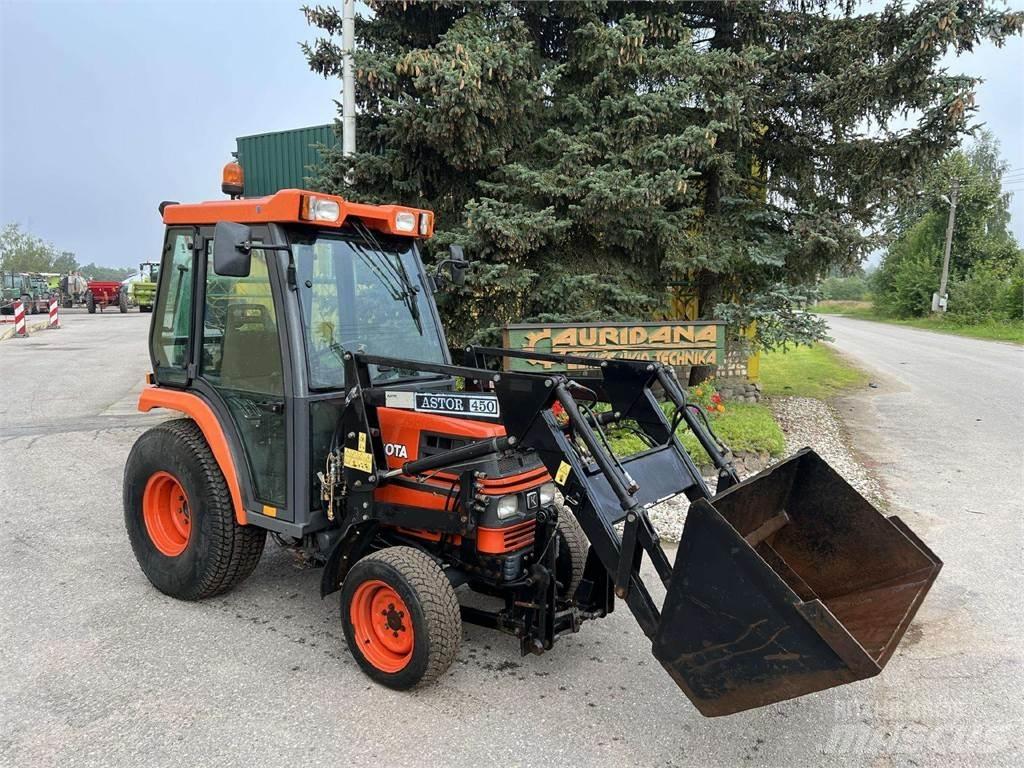 Kubota ST-30 Tractors