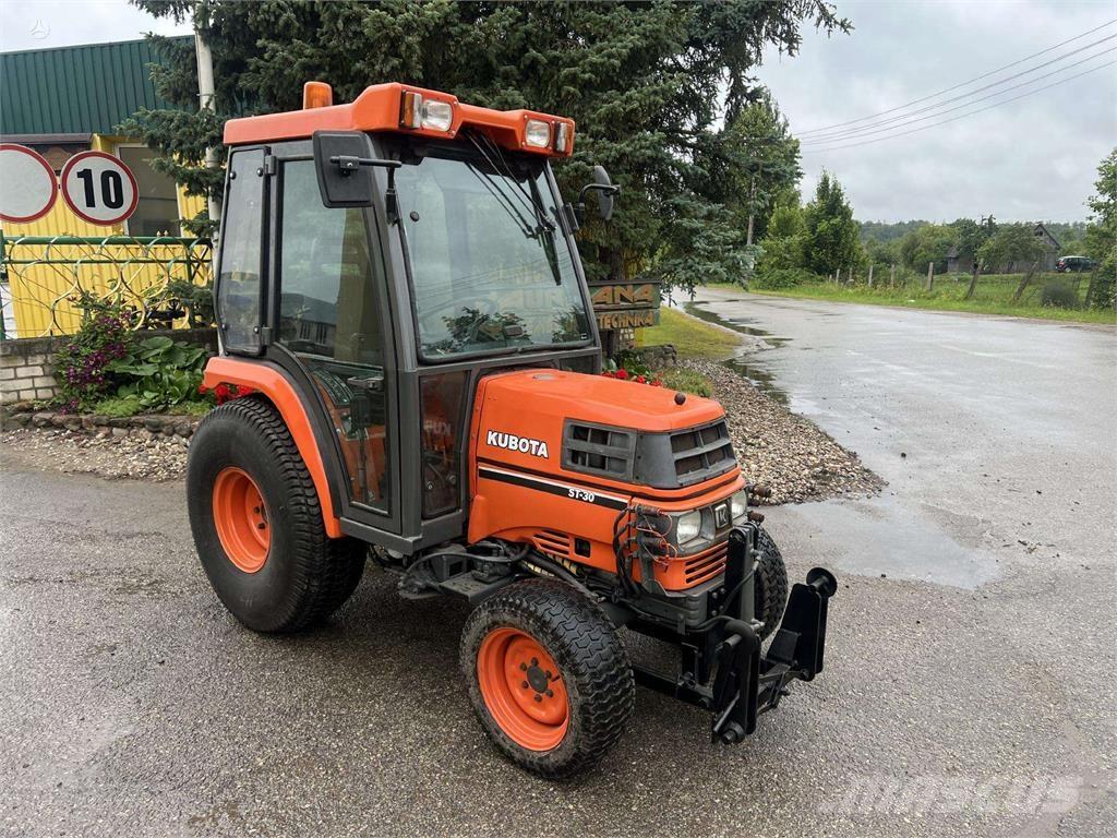 Kubota ST-30 Tractors
