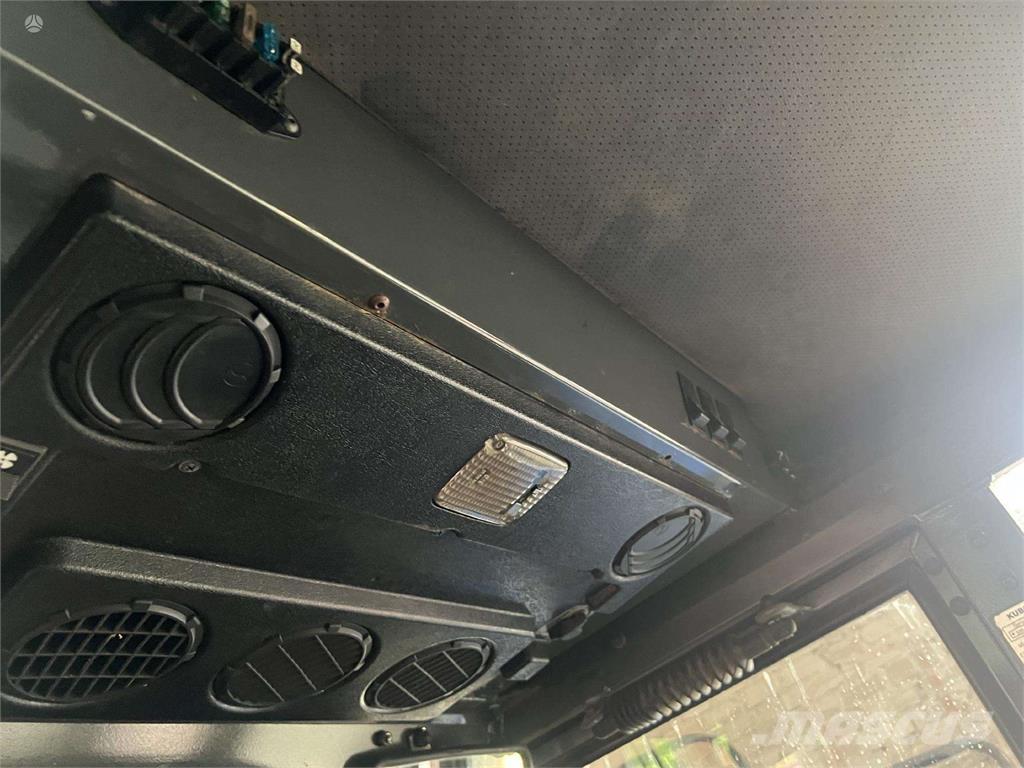 Kubota ST-30 Tractors