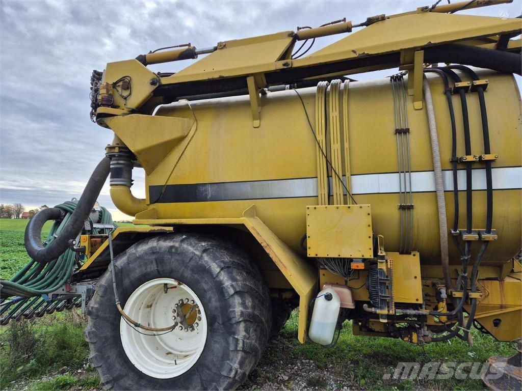 TerraGator 3104 Self-propelled sprayers