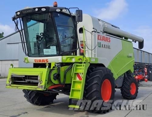 CLAAS Tucano 440 Combine harvesters