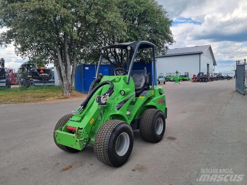 Avant 528 Skid steer loaders