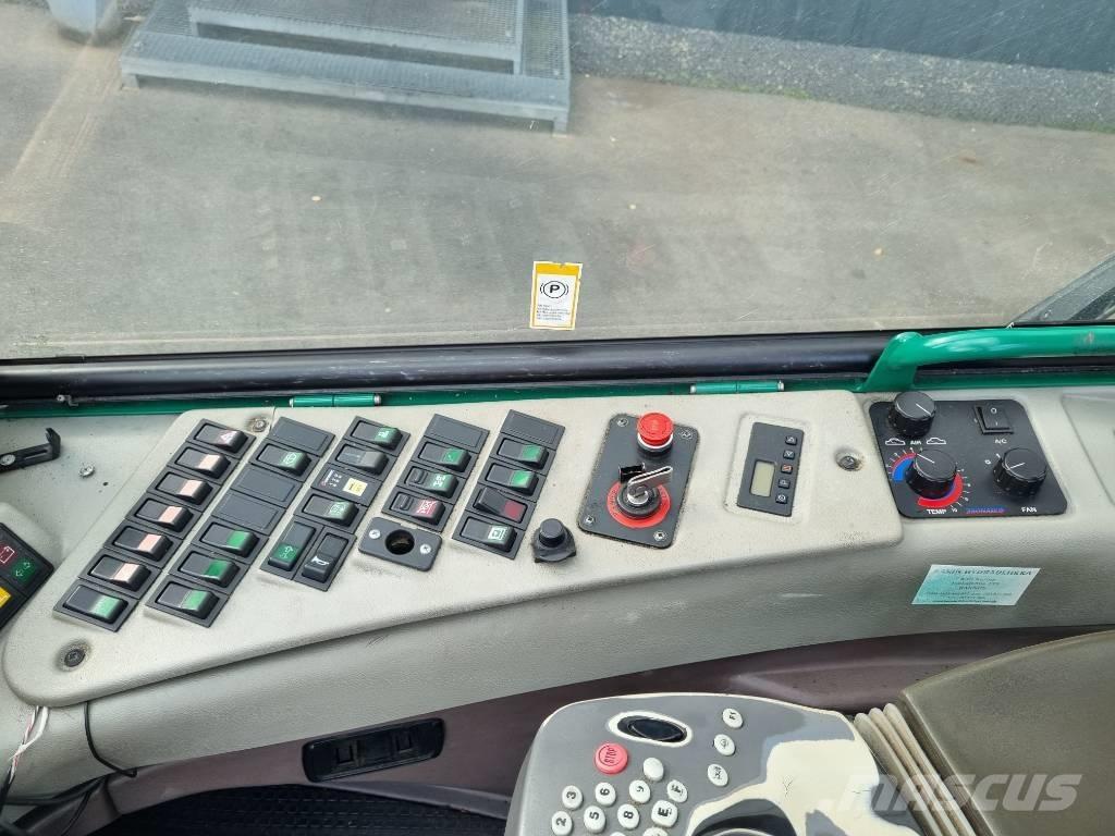 John Deere 1070 D Harvesters