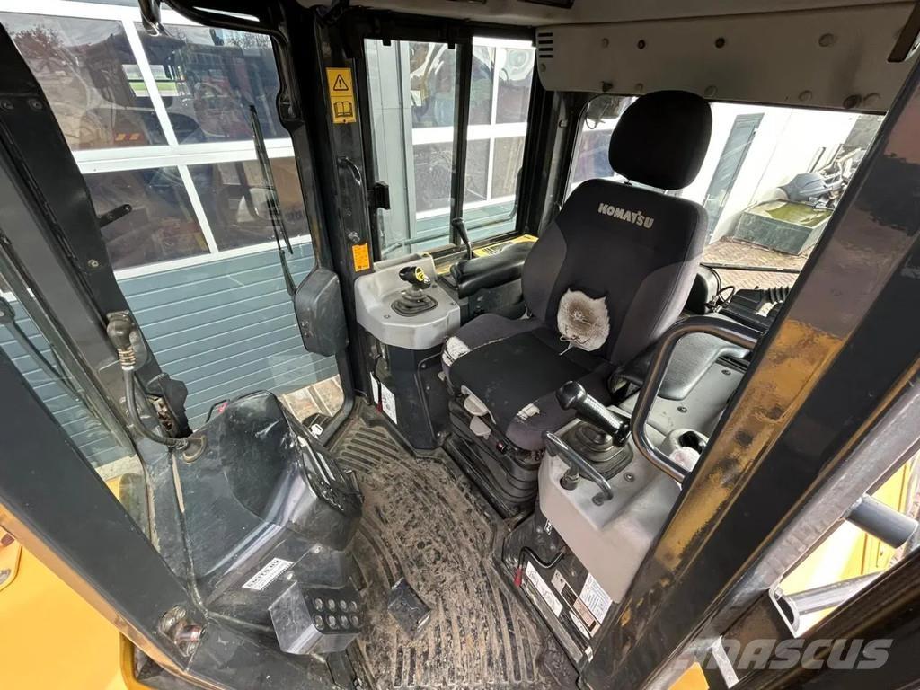 Komatsu D61PX-23 Crawler dozers