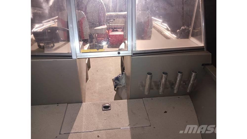  tracker 16 Foot Marine auxiliary engines