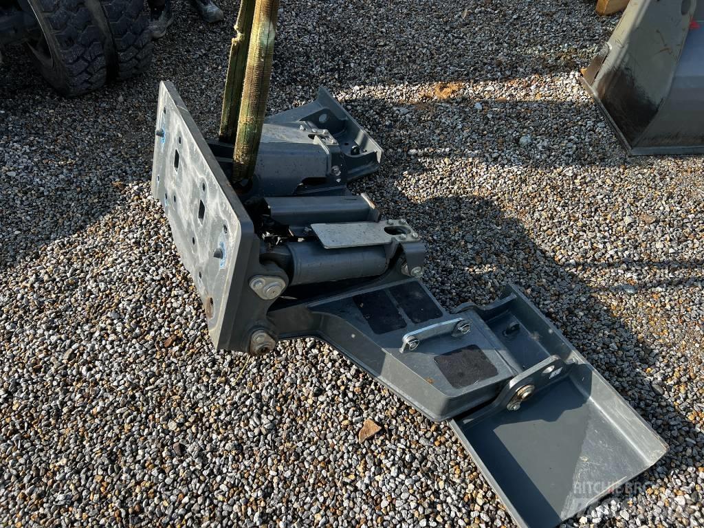 Wacker Neuson EW 65 Chassis and suspension