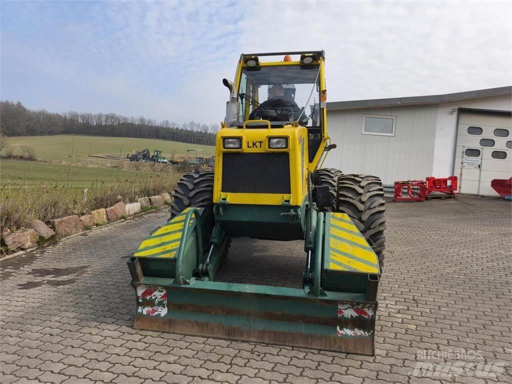  LKT82 Farm machinery