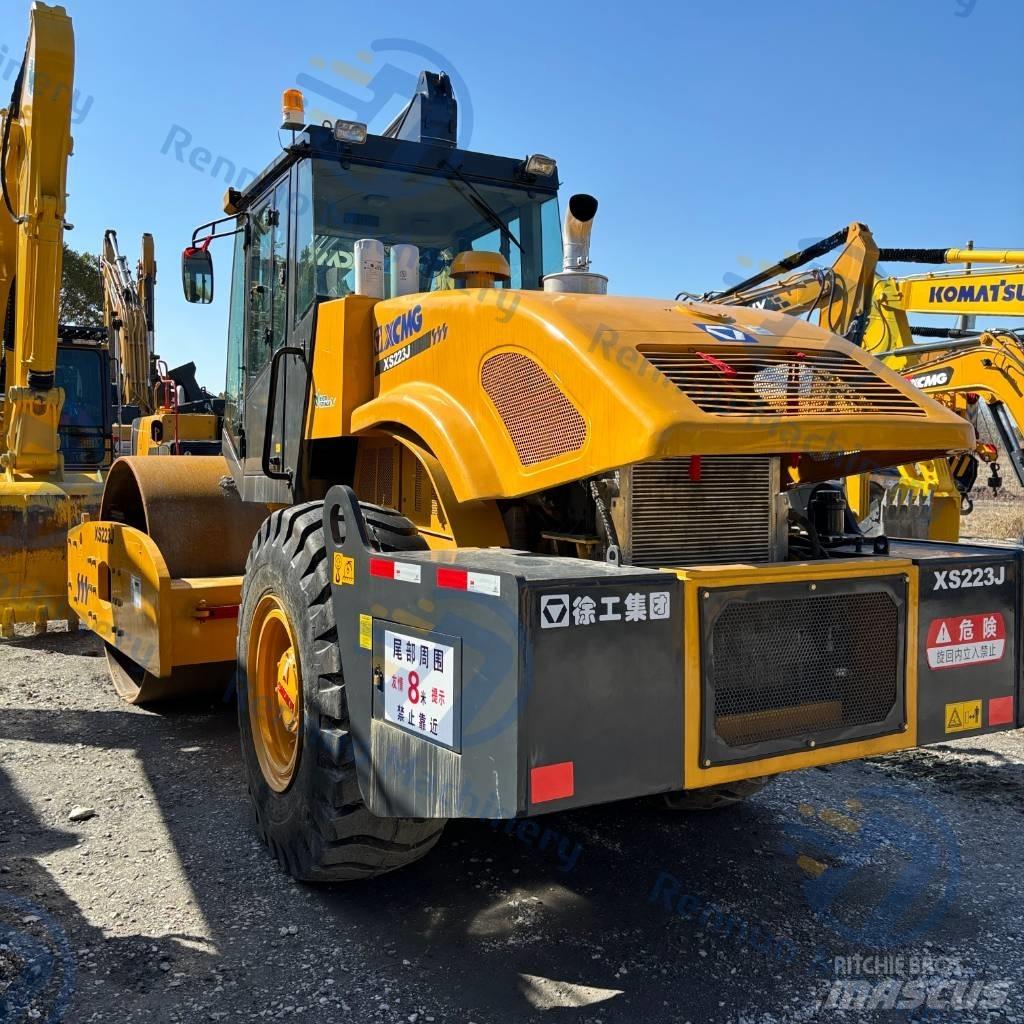 XCMG XS223J Single drum rollers
