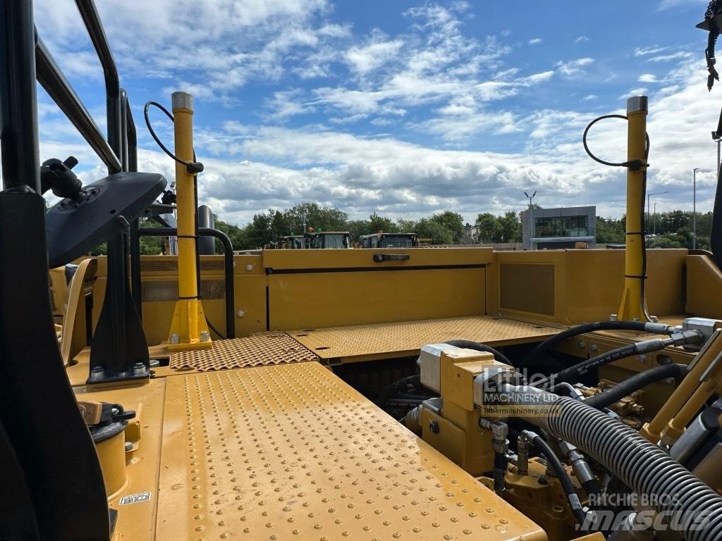 CAT 340 Crawler excavators