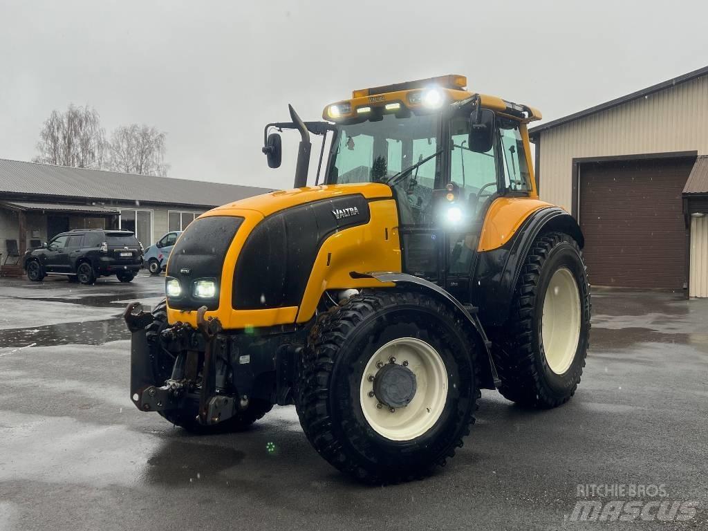 Valtra M 150-4 Tractors