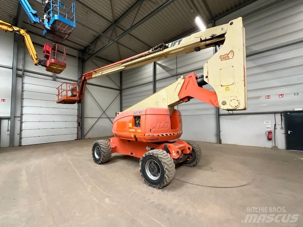 JLG 800 AJ Articulated boom lifts
