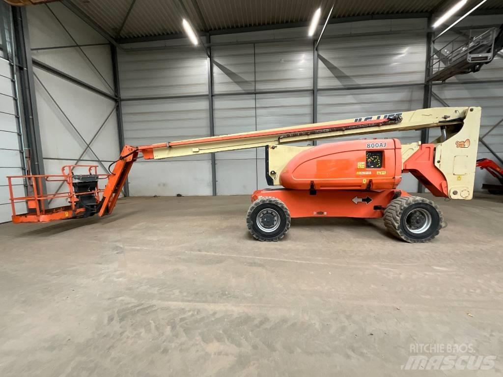 JLG 800 AJ Articulated boom lifts