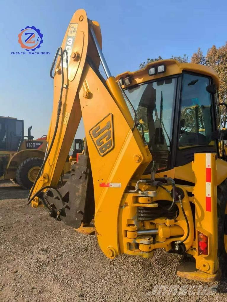 JCB 3 CX Backhoe