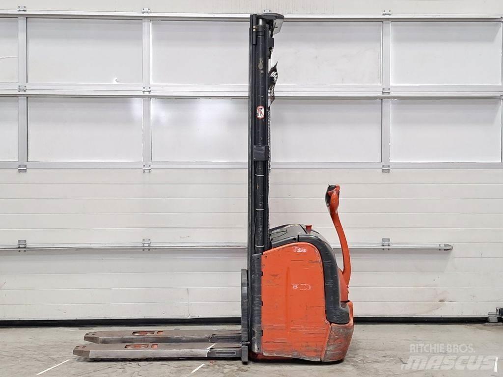 Linde L14 Pedestrian stacker