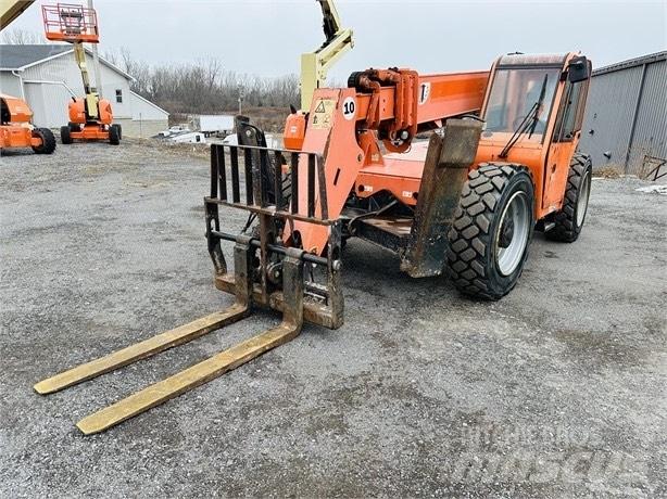 SkyTrak 10054 Telescopic handlers