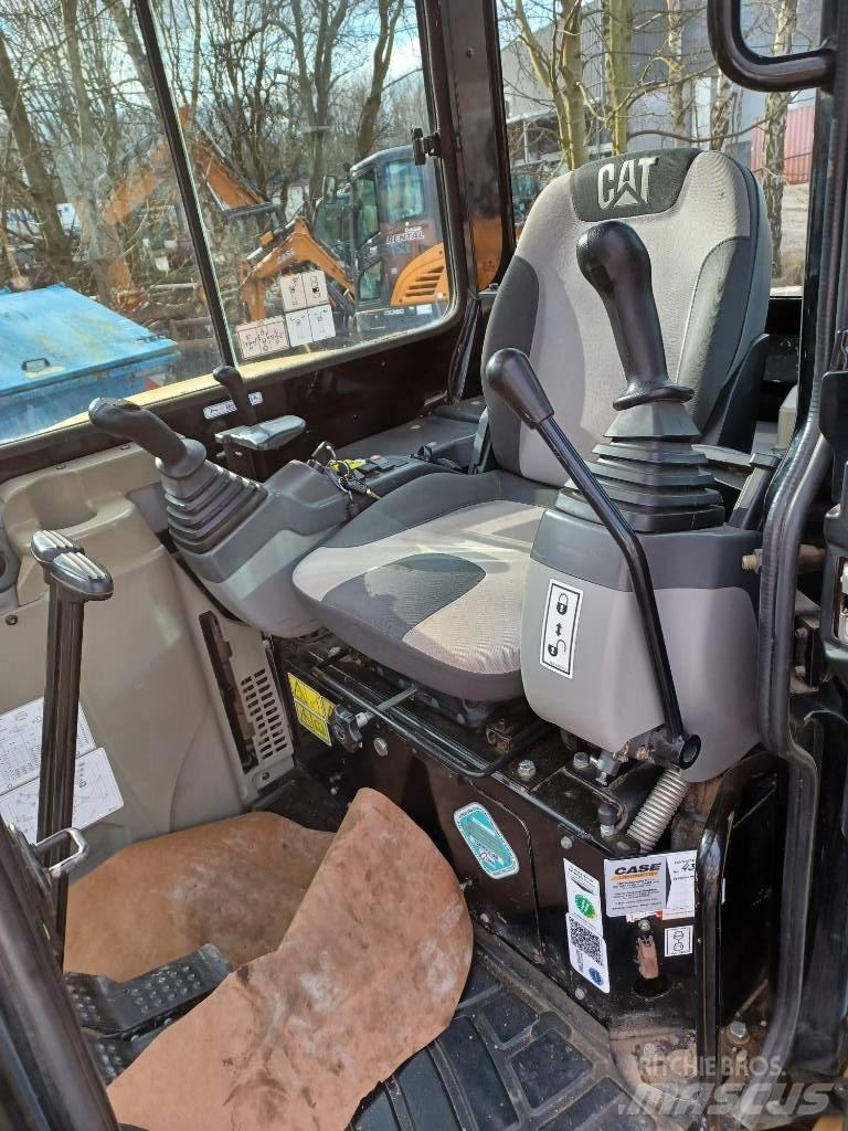 CAT 305 Mini excavators < 7t (Mini diggers)