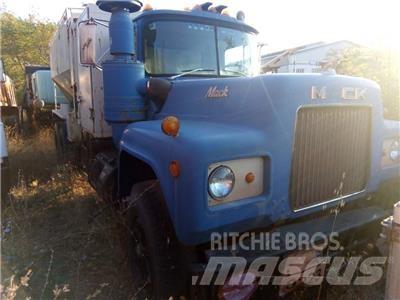 Mack R 600 Tipper trucks