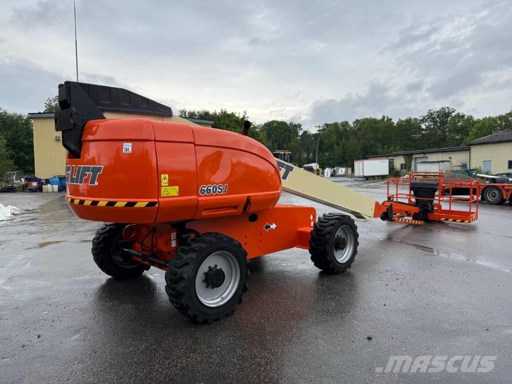 JLG 660 SJ Articulated boom lifts