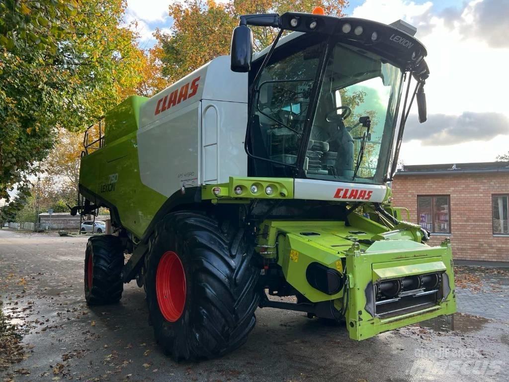 CLAAS 750 Combine harvesters
